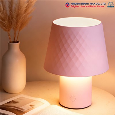 Декоративни настолни лампи за дома